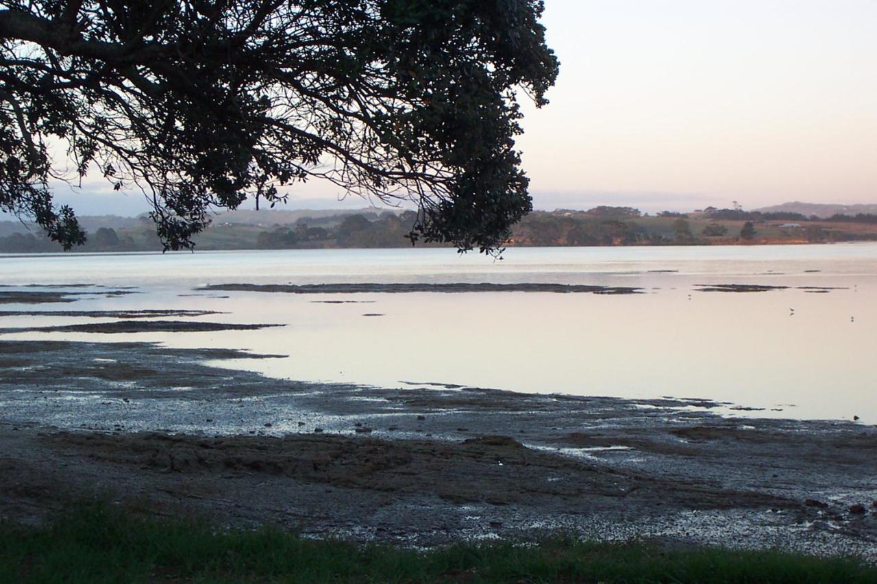 Absolute Waterfront Serenity Near Auckland Clarks Beach Exterior photo