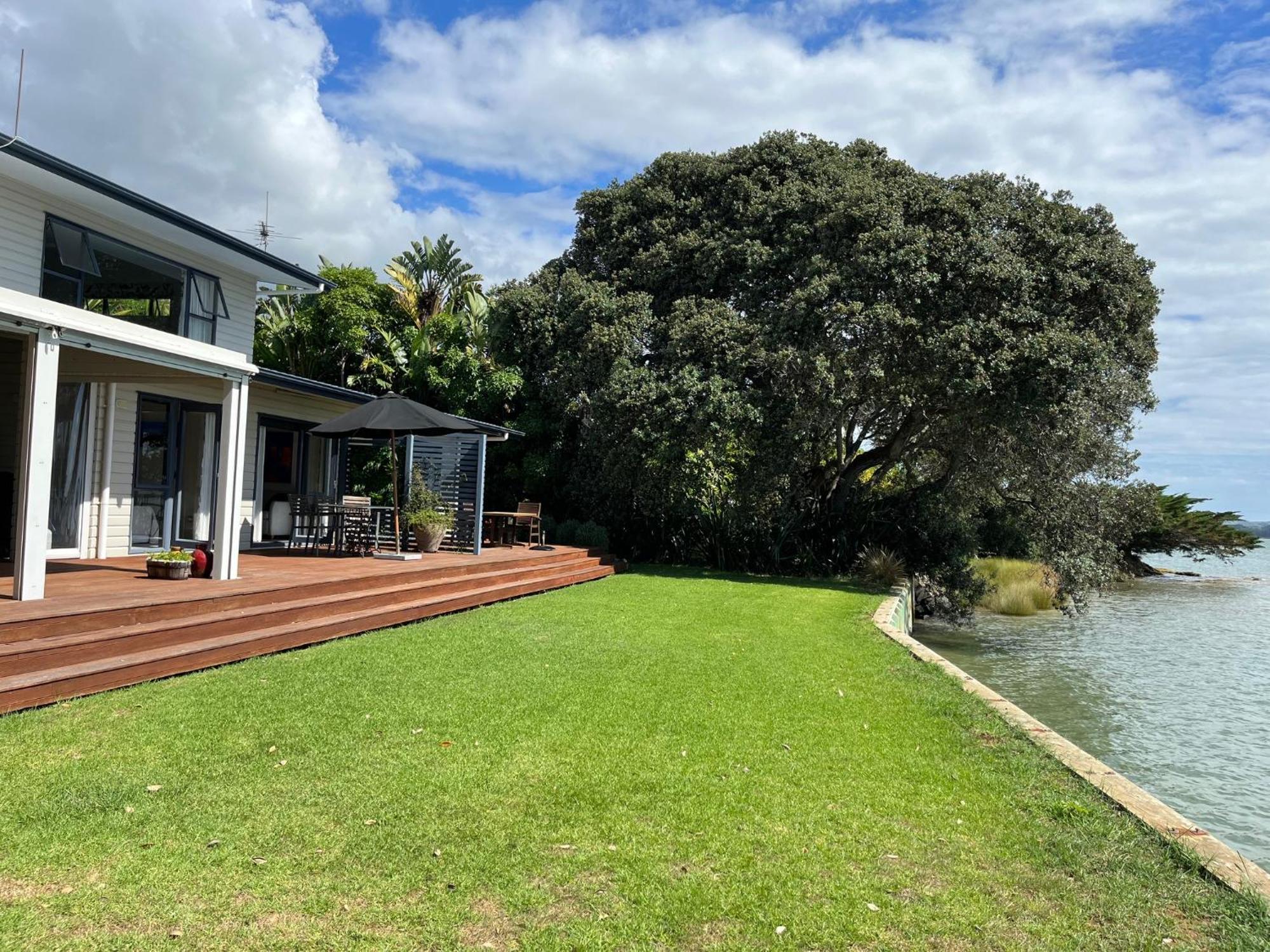 Absolute Waterfront Serenity Near Auckland Clarks Beach Exterior photo