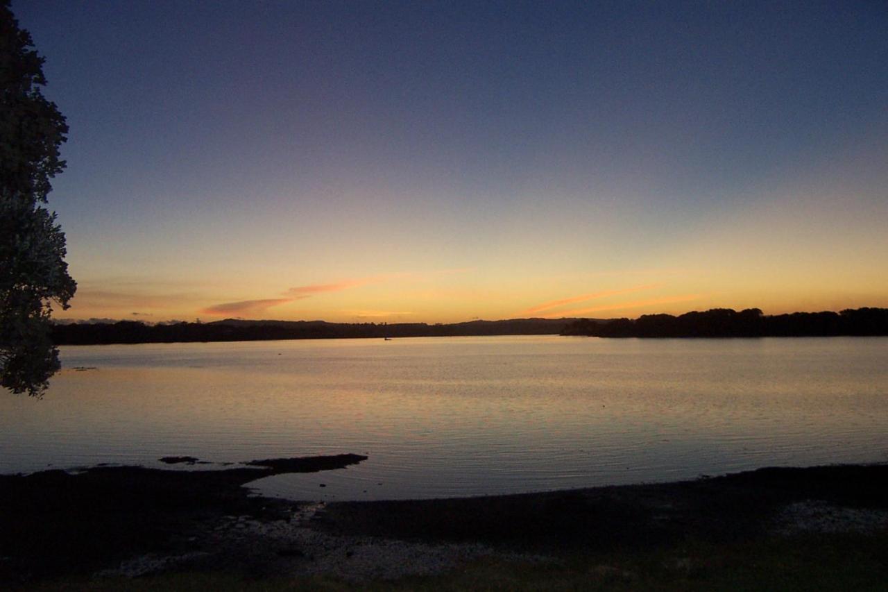 Absolute Waterfront Serenity Near Auckland Clarks Beach Exterior photo
